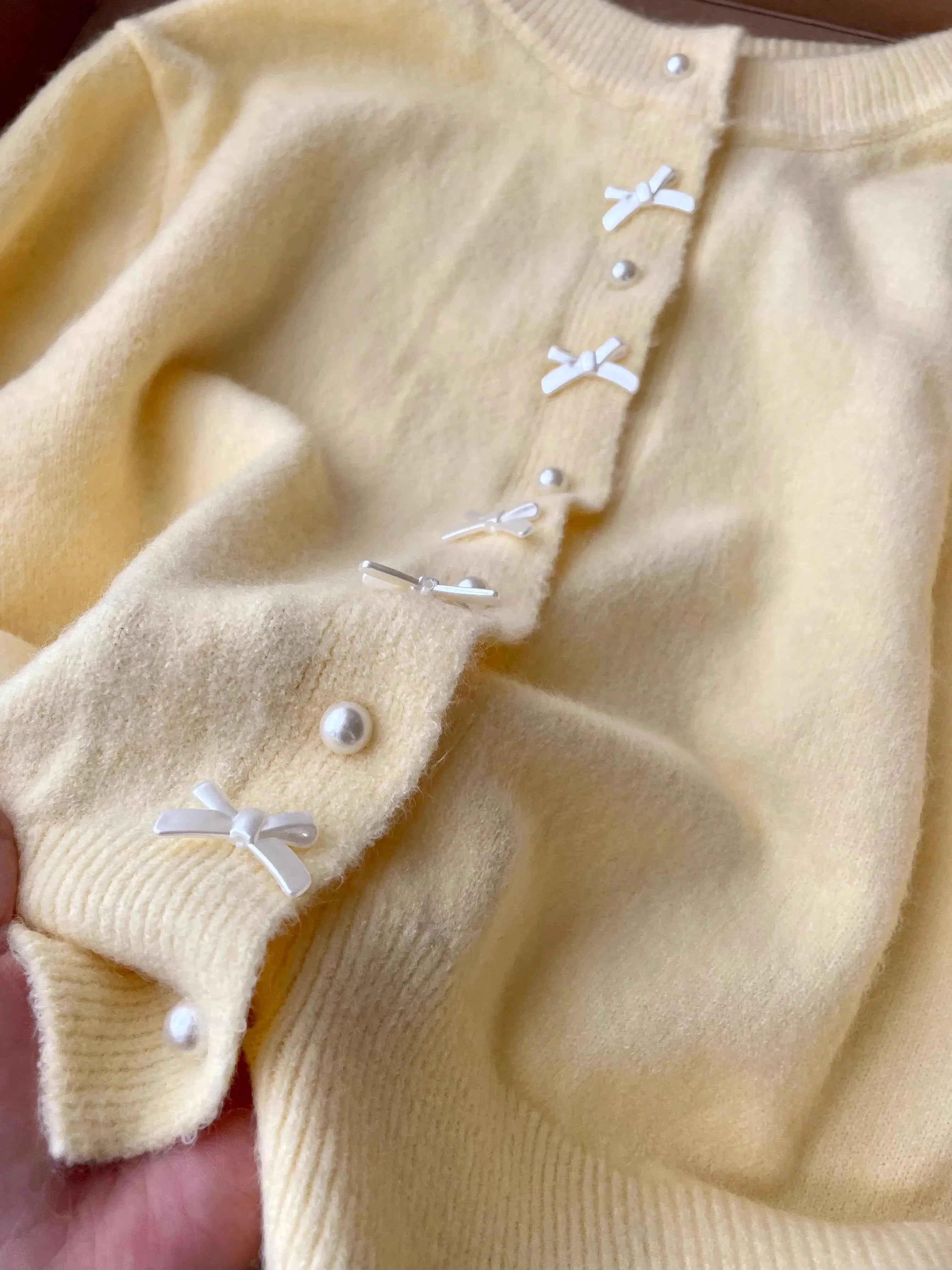 Women's Sweater Gentle Style Long Sleeve Pearl Button Top Spring Autumn New O-Neck Sweet Bow Yellow Knitted Cardigan Coat